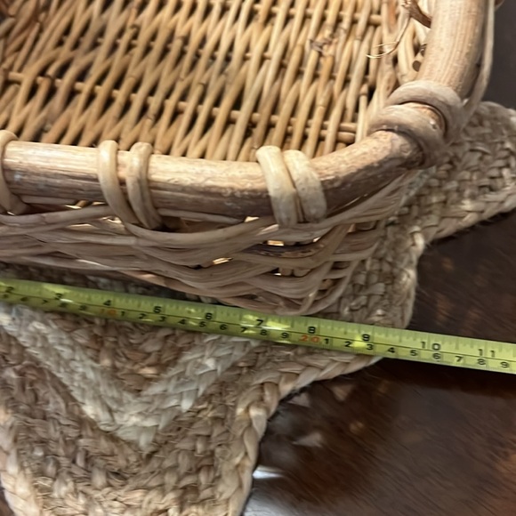 Natural Woven Gathering Basket - Picture 6 of 7